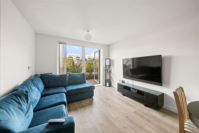 1 Bedroom Flat For Sale In Carpenter House, Hayes, UB3