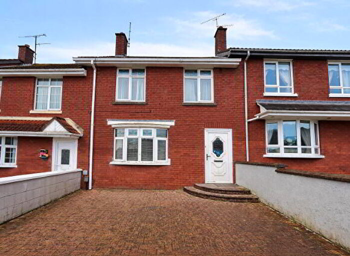 3 Bedroom Mid Terraced House For Sale In Kavanagh Court, Derry, BT48