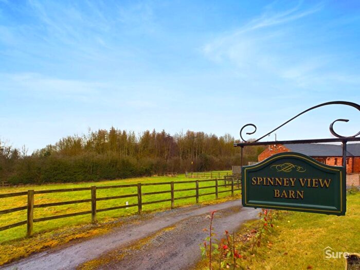 3 Bedroom Property To Rent In Grangewood, Park Farm, DE12