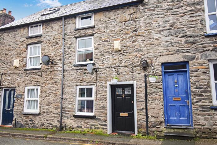 3 Bedroom Terraced House For Sale In Heol Aran, Bala, LL23