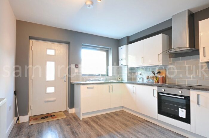 4 Bedroom Town House To Rent In Moss Lane East, Manchester, M16