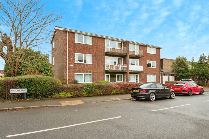 2 Bedroom Flat For Sale In Clifton Road, Southampton, SO15
