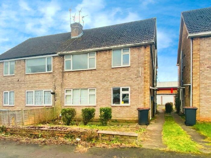 2 Bedroom Flat To Rent In Oaston Road, Nuneaton, Warwickshire, CV11