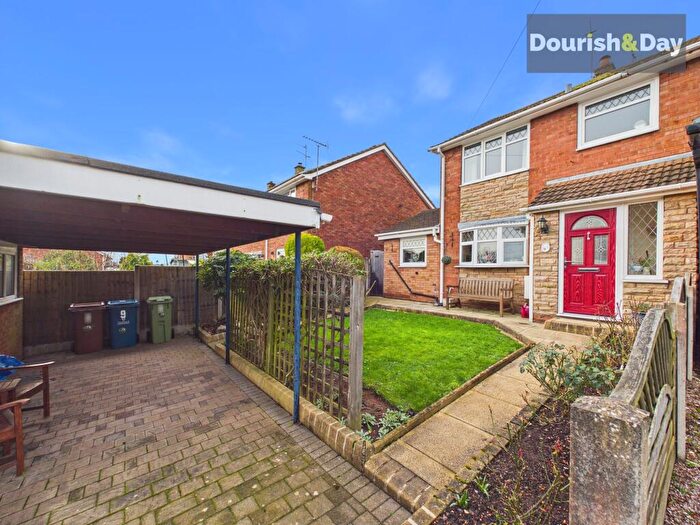 3 Bedroom Semi-Detached House For Sale In Trevelyans Green, Stafford, ST16