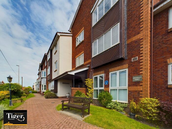 1 Bedroom Flat For Sale In Grizedale Court, Forest Gate, Blackpool, FY3