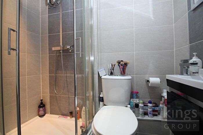 2 Bedroom Flat For Sale In Chapman Courtyard, Turners Hill, Cheshunt, Waltham Cross, EN8