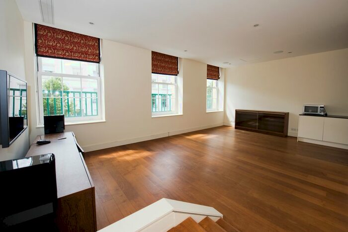 3 Bedroom Flat To Rent In The Baynards, Chepstow Place, Notting Hill, W2