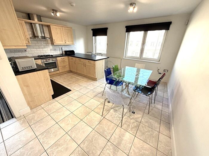 4 Bedroom Terraced House To Rent In Fonthill Road, City Centre, Aberdeen, AB11