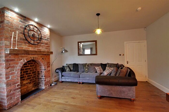 3 Bedroom Town House To Rent In Warstone Lane, Jewellery Quarter, Birmingham, B18