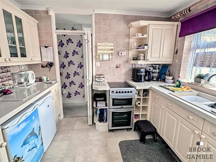 2 Bedroom Bungalow For Sale In Jay Close, Eastbourne, BN23