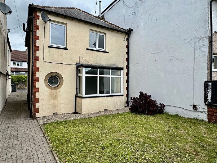 3 Bedroom Semi-Detached House For Sale In Bradford Road, Riddlesden, Keighley, BD21