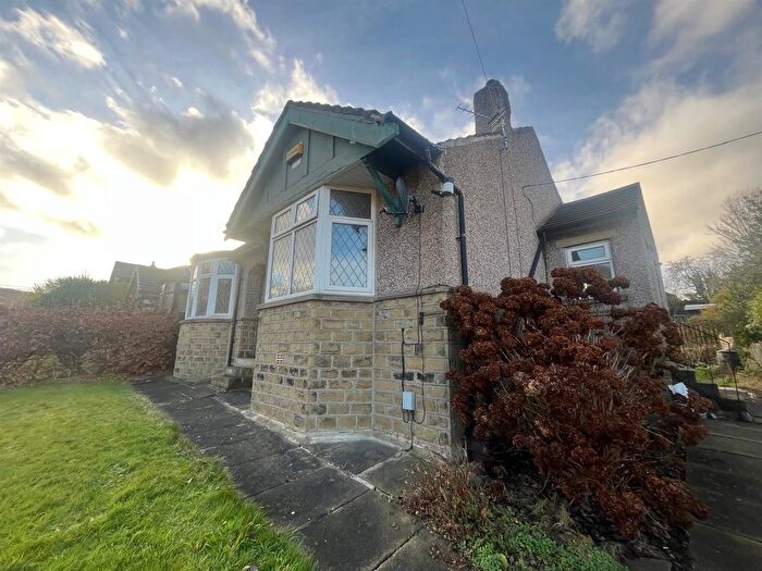 2 Bedroom Semi Detached Bungalow For Sale In Newsome Road, Huddersfield, HD4
