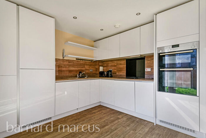 3 Bedroom House To Rent In Parchment Close, Mitcham, CR4