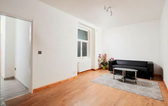 1 Bedroom Flat To Rent In Millais Road, London, E11