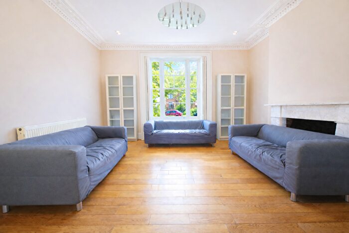 4 Bedroom Flat To Rent In Belsize Road, London, NW6