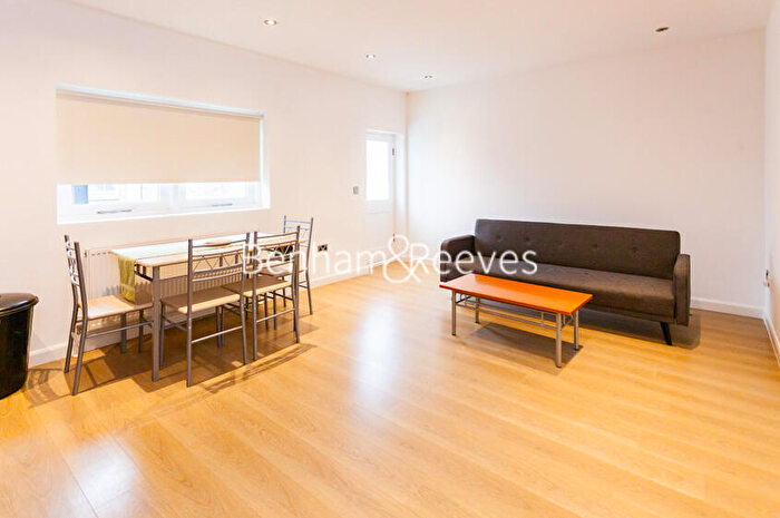 2 Bedroom Apartment To Rent In Myrdle Street, Aldgate East, E1