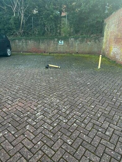 Property To Rent In Parking Space, CR8