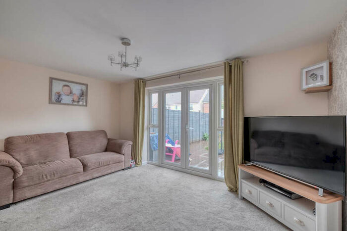 3 Bedroom Terraced House For Sale In Rounds Road, Worcester, WR5