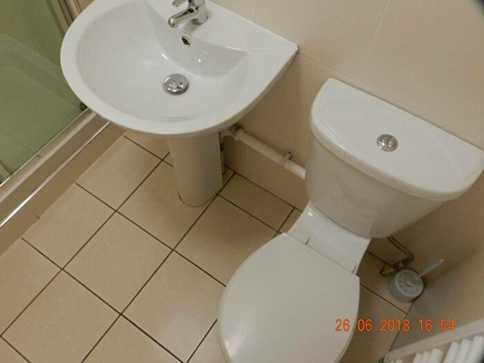 2 Bedroom Flat To Rent In Richmond Crescent, Roath, CF24