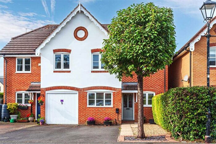 3 Bedroom Semi-Detached House For Sale In Redgrave Place, Marlow, Buckinghamshire, SL7