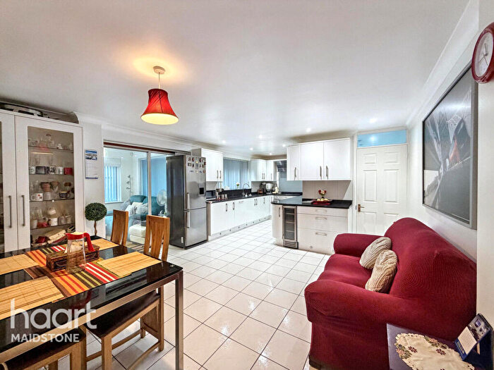 6 Bedroom Detached House To Rent In London Road, Aylesford, ME20