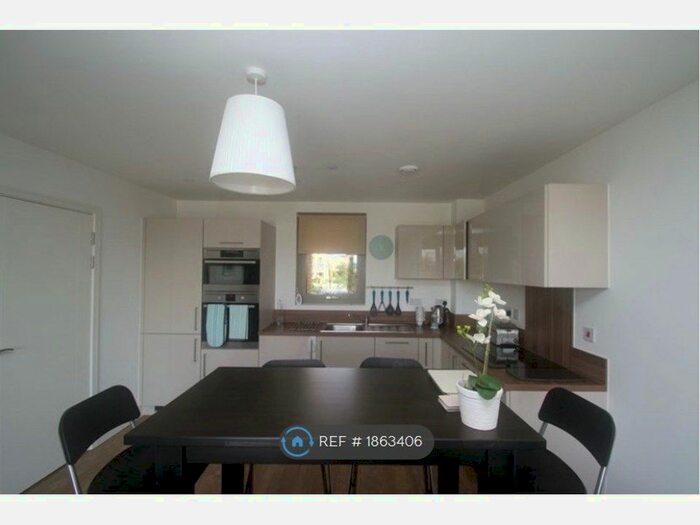 2 Bedroom Flat To Rent In Waterside Heights, London, E16