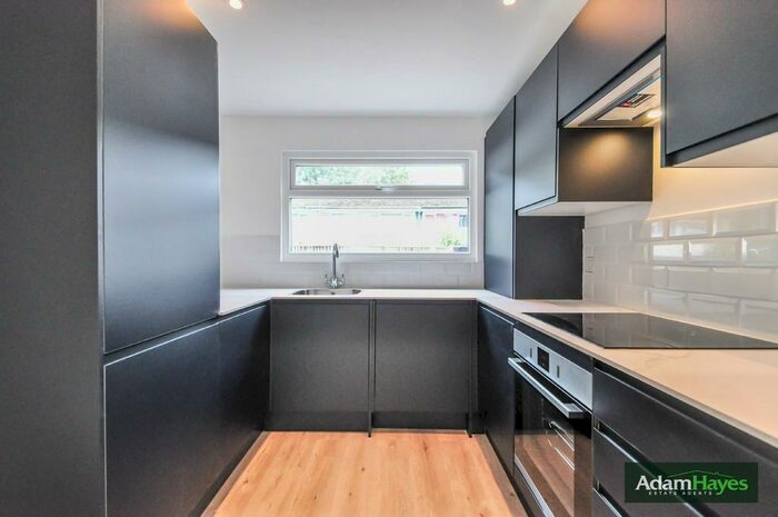 3 Bedroom End Of Terrace House To Rent In Moss Hall Grove, North Finchley, N12