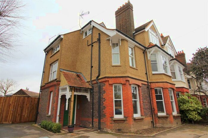 1 Bedroom Flat To Rent In Avenue Road, St. Albans, AL1