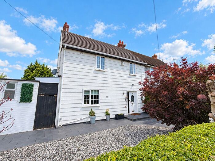 3 Bedroom Semi-Detached House For Sale In Carr Lane, Hale Village, L24