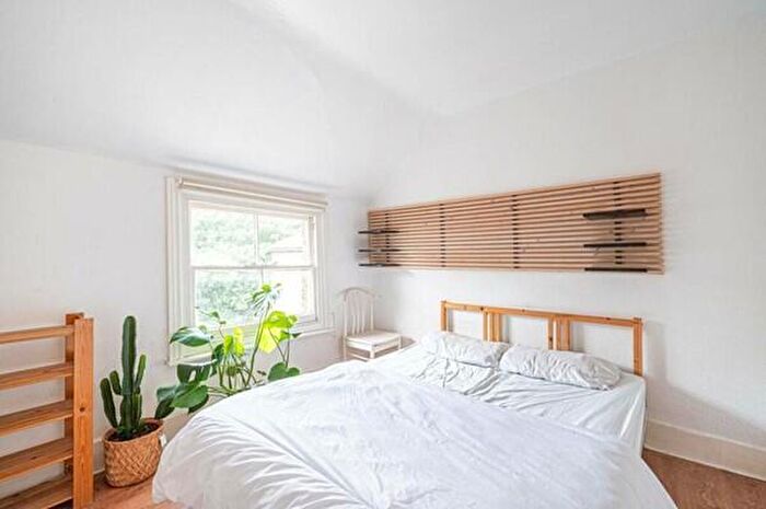 2 Bedroom Apartment To Rent In Agamemnon Road, West Hampstead, NW6