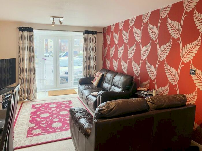 2 Bedroom Apartment To Rent In Alma Road, Banbury, Oxon, OX16