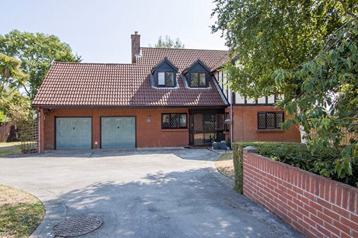 4 Bedroom Detached House For Sale In Meadowside, Penarth, CF64