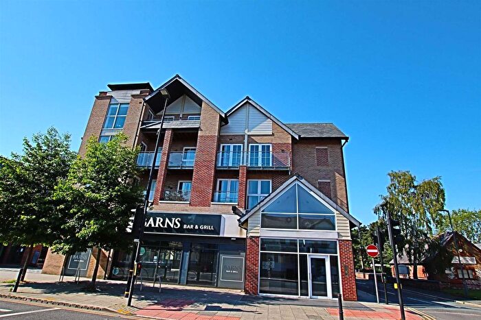 2 Bedroom Flat To Rent In Hale Road, Hale Barns, Altrincham, WA15