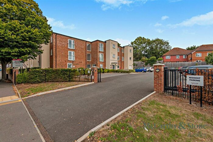 1 Bedroom Apartment For Sale In Elkington House, Charlton Green, Dover, Kent, CT16