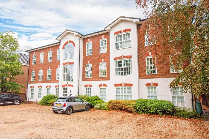 2 Bedroom Maisonette For Sale In Park Road, Camberley, GU15