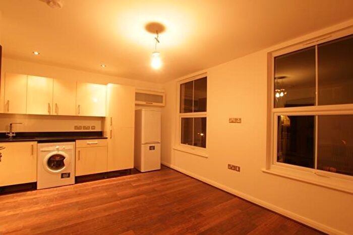 1 Bedroom Flat To Rent In Moray Road, Finsbury Park, N4