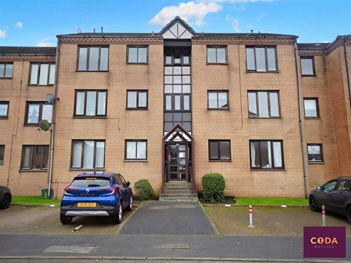 2 Bedroom Flat To Rent In Castle Court, Kirkintilloch, Glasgow, G66