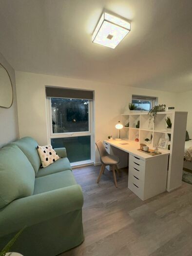 1 Bedroom Apartment To Rent In Flat, Monterey Gardens, EX4