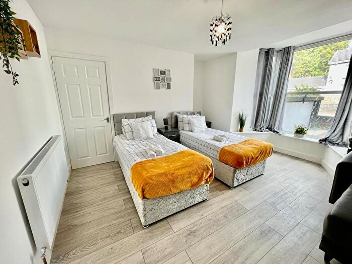 1 Bedroom Flat To Rent In Neath Road, Neath, SA11