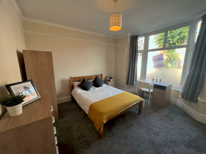 5 Bedroom Semi-Detached House To Rent In North Road, West Bridgford, NG2