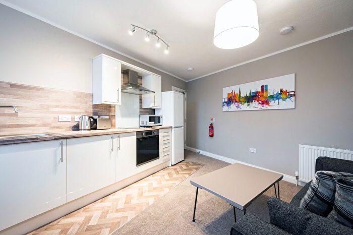 2 Bedroom Flat To Rent In Albert Street, Dundee, DD4