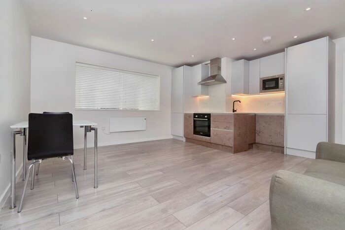 1 Bedroom Flat To Rent In Montpelier Rise, London, NW11