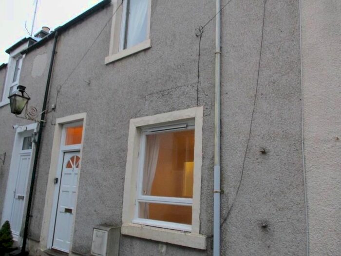 2 Bedroom Property To Rent In Castle Street, Inverness, IV2