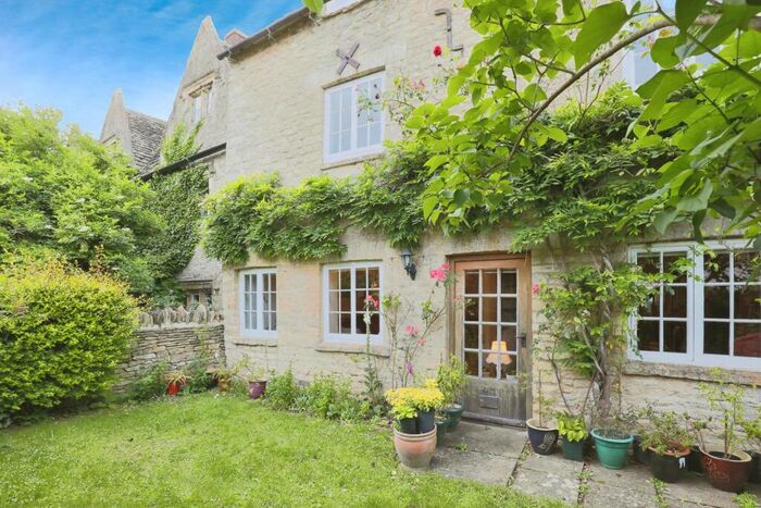 4 Bedroom Semi-Detached House For Sale In Kencot, Oxfordshire, GL7