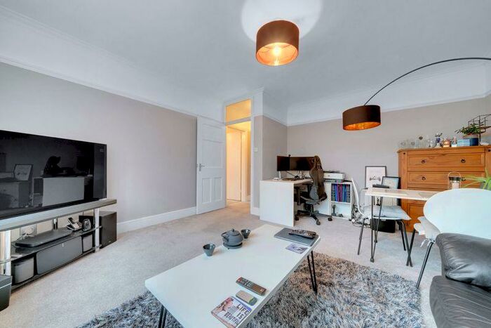 2 Bedroom Apartment To Rent In Box Ridge Avenue, Purley, CR8