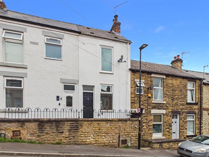 2 Bedroom Terraced House To Rent In Beechwood Road, Sheffield, S6