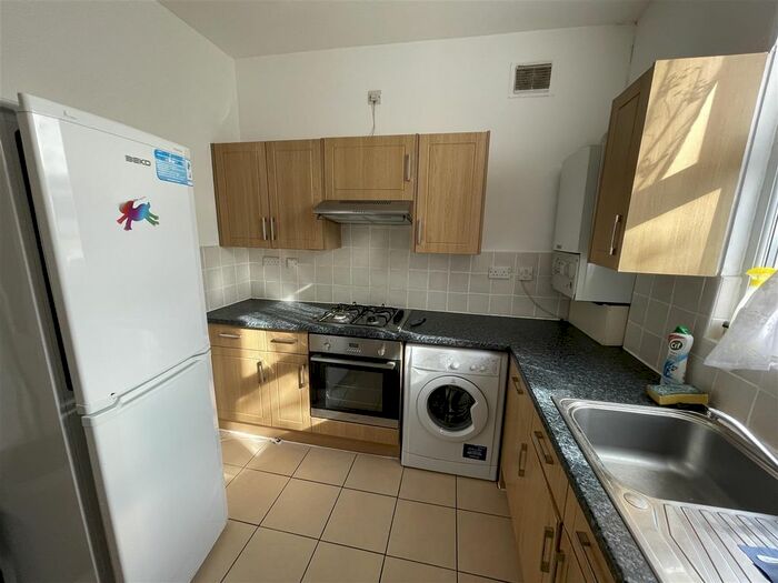2 Bedroom Flat To Rent In Elmsworth Avenue, Hounslow, TW3