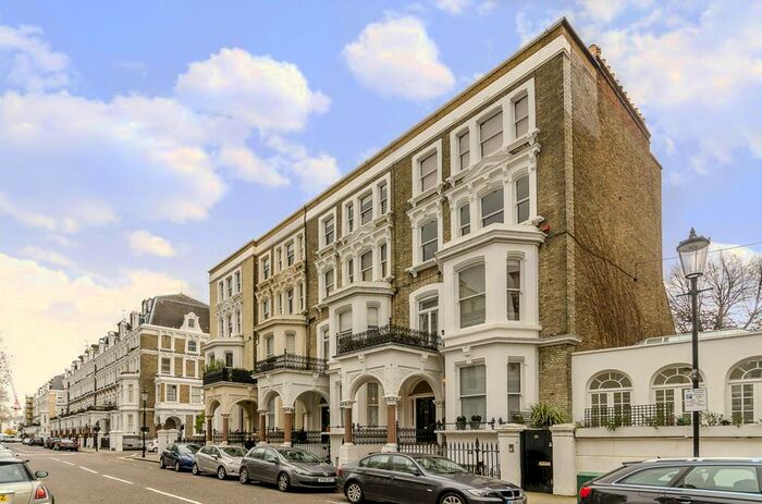 1 Bedroom Flat To Rent In Redcliffe Square, Chelsea, London, SW10