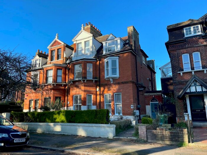 2 Bedroom Flat To Rent In Kingsnorth Gardens, Folkestone, CT20