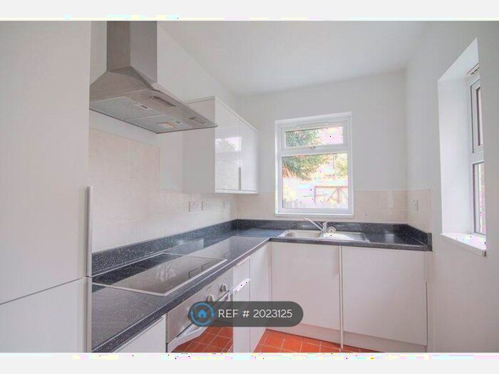 3 Bedroom Semi-Detached House To Rent In Nottingham Road, Derby, DE21